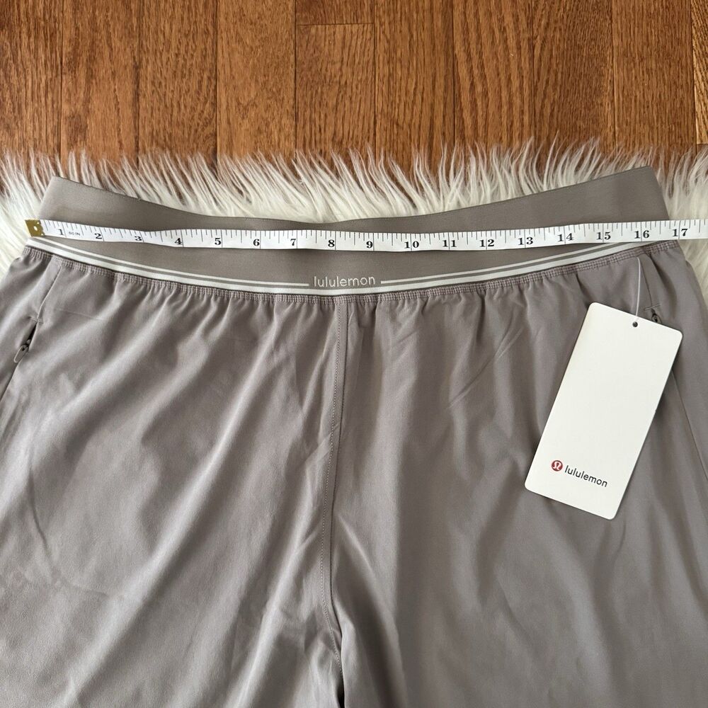 Lululemon Swift Relaxed Shorts 9” Logo Waistband Women’s XL Warm Ash Grey NWT - Picture 12 of 16